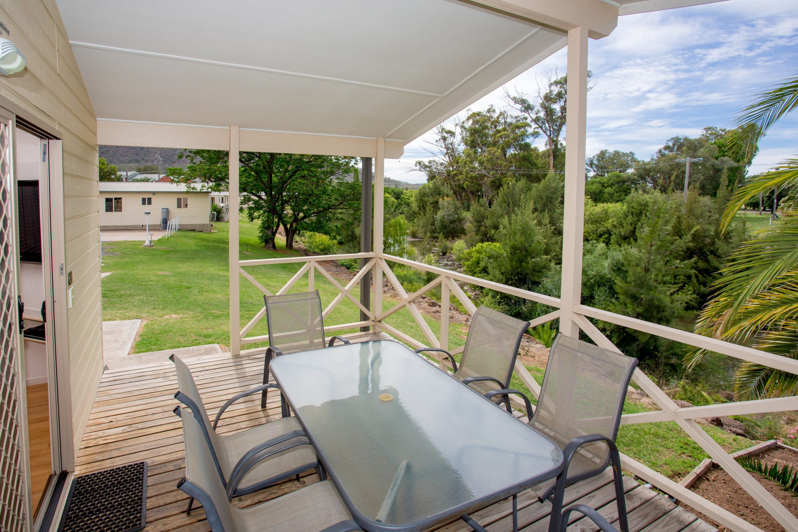 Riverview Villa Paradise Tourist Park